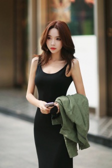 女性真人高清图片